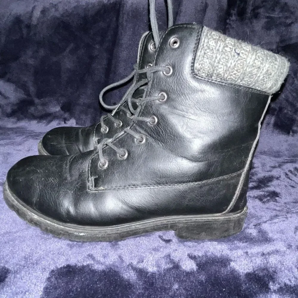 Caitie Boots Women’s Size 8 Black Vegan Leather Rubber Sole‎ Lace Up Boots